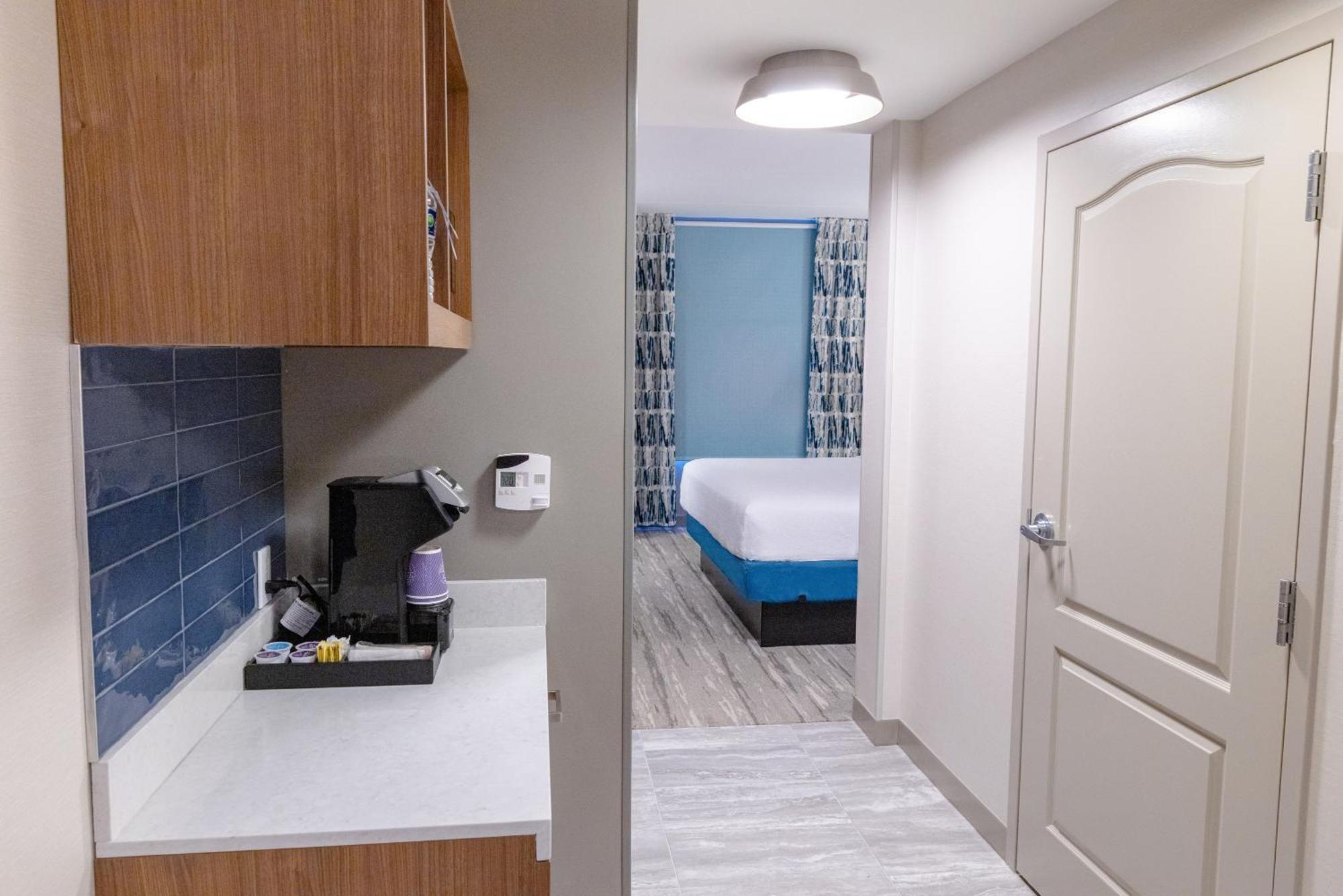 Hilton Garden Inn Lakewood Exterior foto